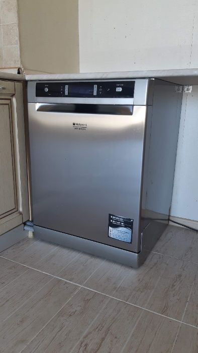 Посудомоечная машина Hotpoint-Ariston