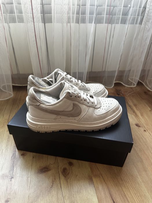 Nike Air Force 1 Luxe