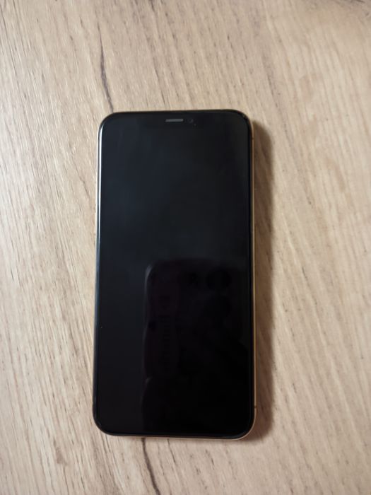 Vând iPhone 11 pro gold