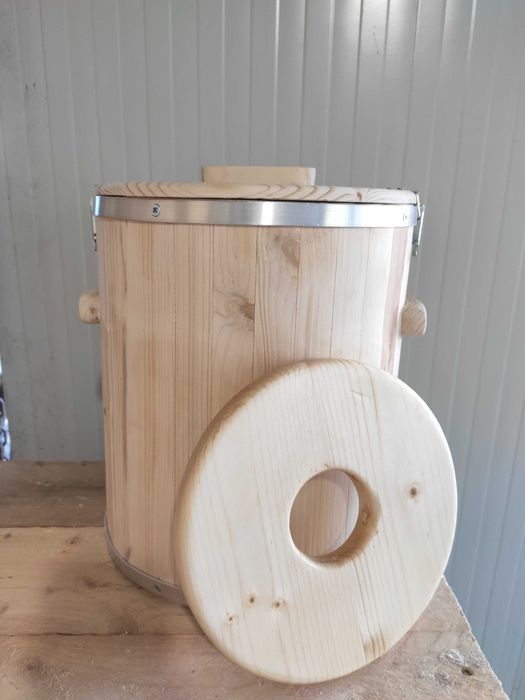 Galeți din lemn pentru bránza.