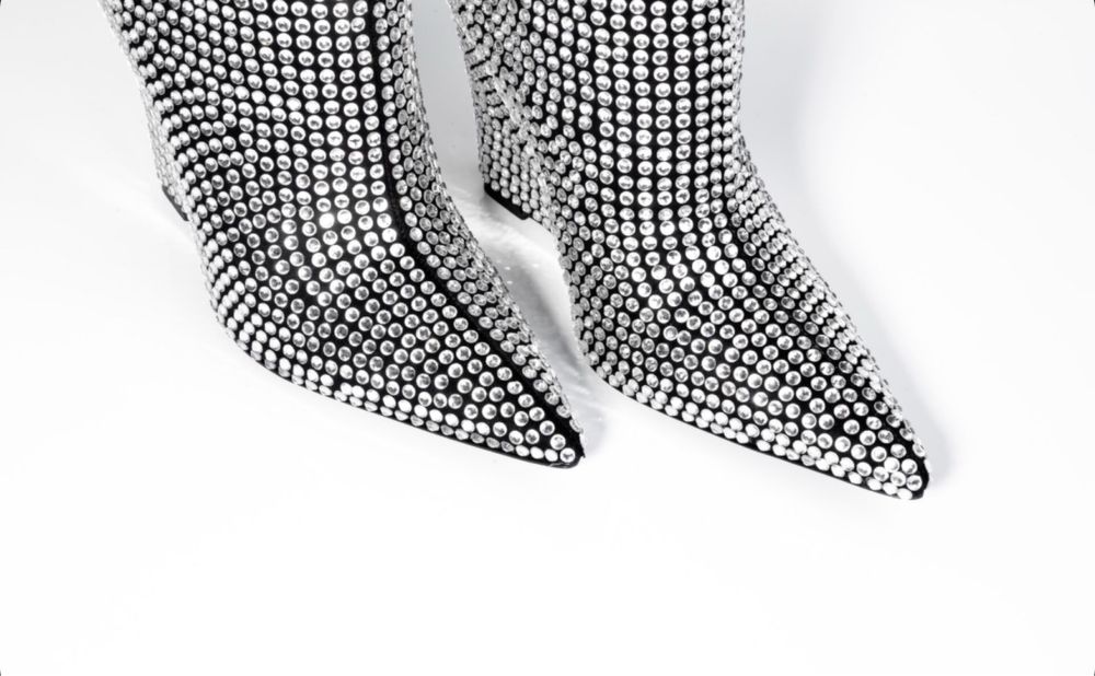 Дамски високи ботуши с камъни