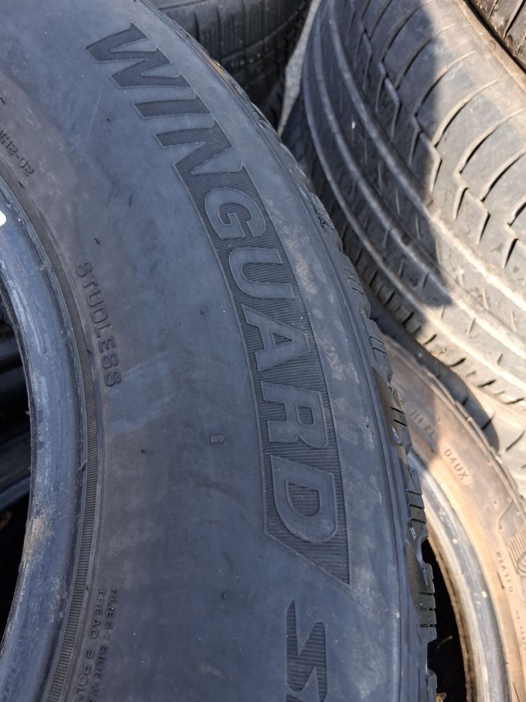 215 70 16 NEXEN 4броя зимни