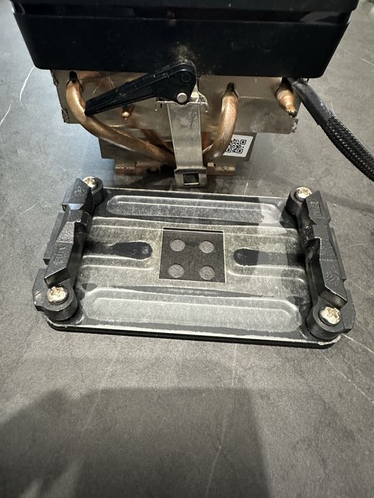 Carcasa ATX, Cooler AMD, SSD 500/512 GB, 16 GB Ram DDR4, Asrock B450.