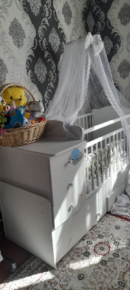 Детская кровать трансформер, с тумбой в идеальном состоянии