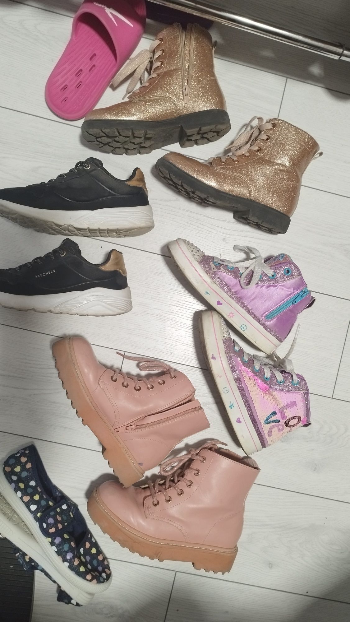 Skechers. H&m 31, 32 33
