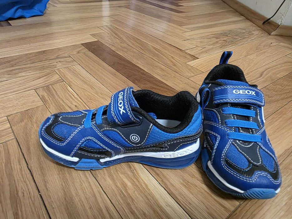 Adidasi Geox marime 28