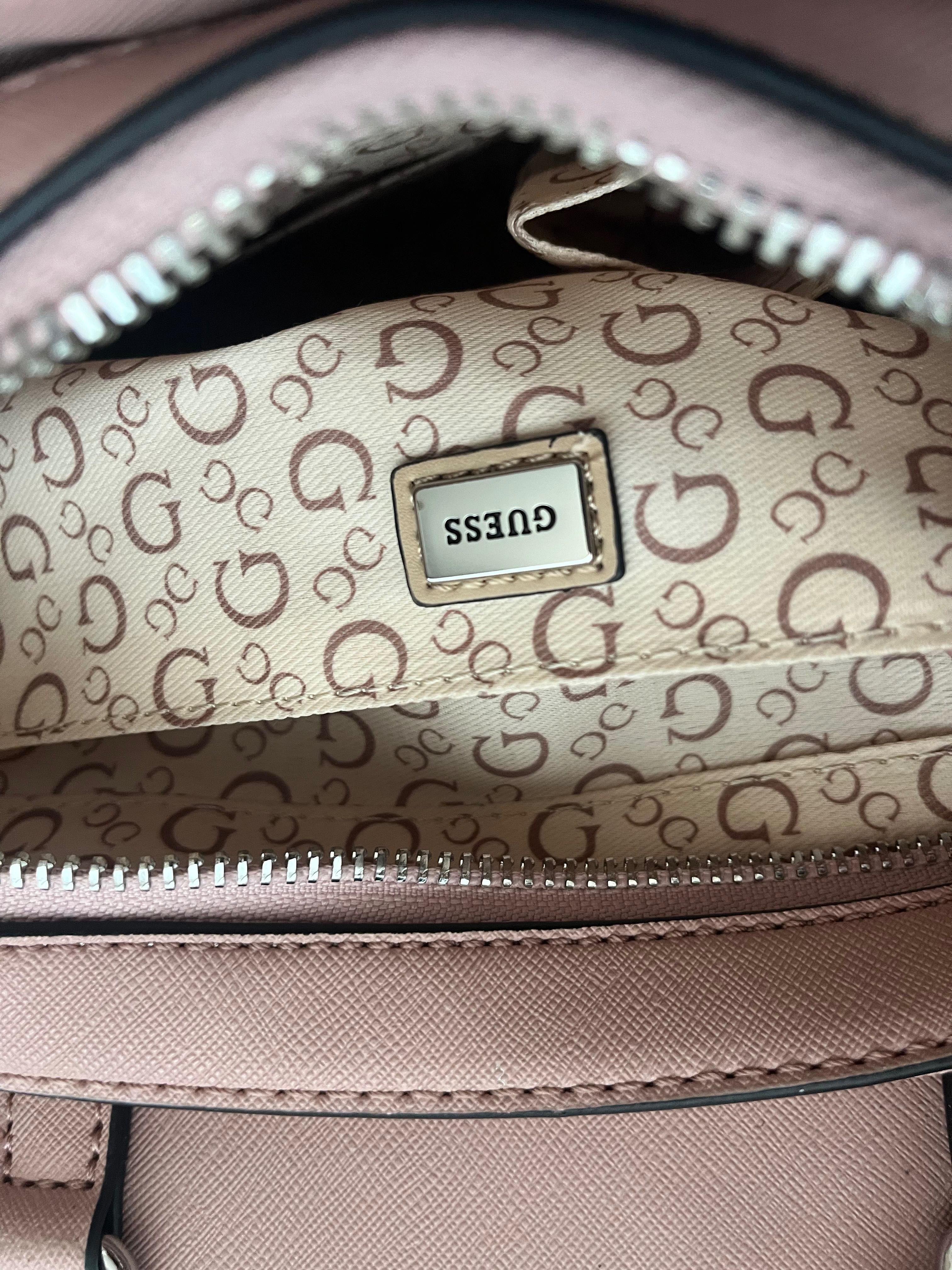Дамска чанта Guess