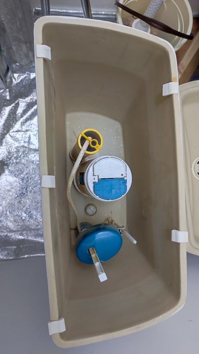 Унитаз зур холатда кам ишлаган