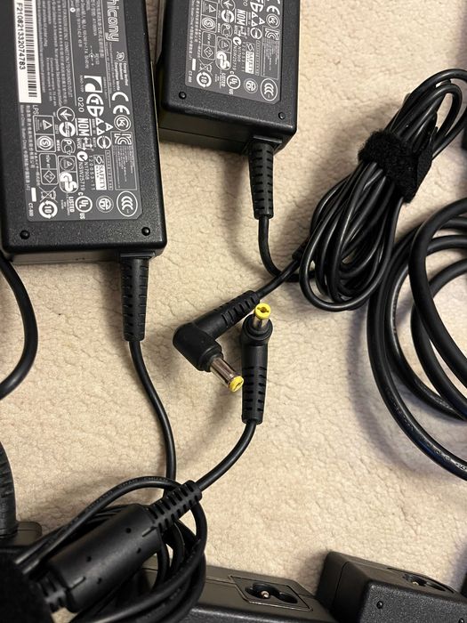 Incarcatoare laptop Acer, diferite mufe si puteri , Suceava