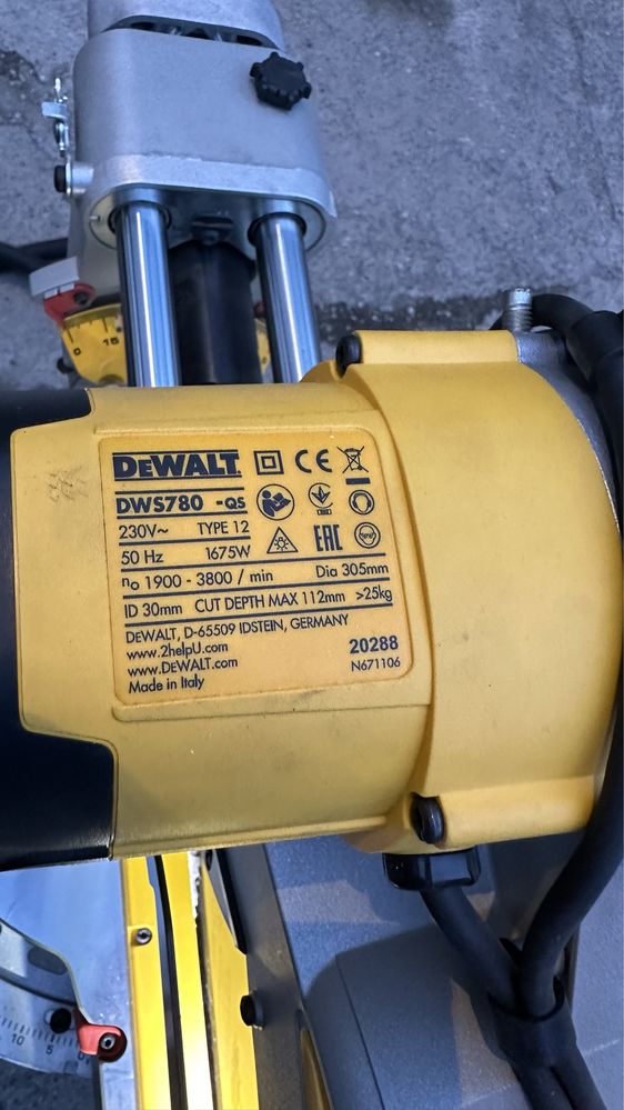 Scule  dewalt  noi