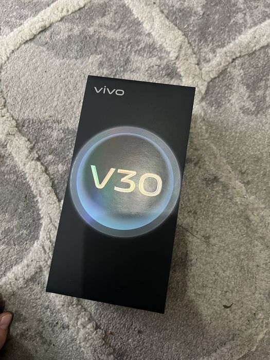 Продам смартфон vivo v30