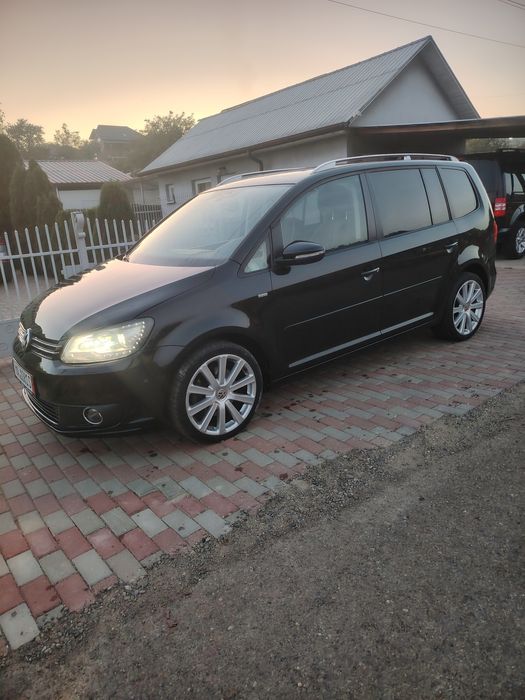 VW tiouran 5 locuri dsg 140 cp