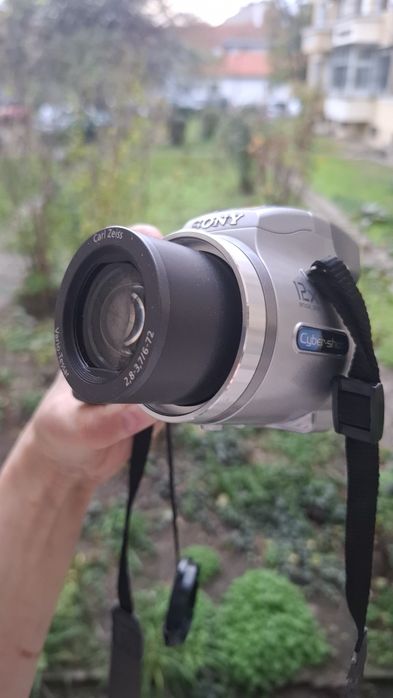 Компактен дигитален фотоапарат SONY DSC-H2