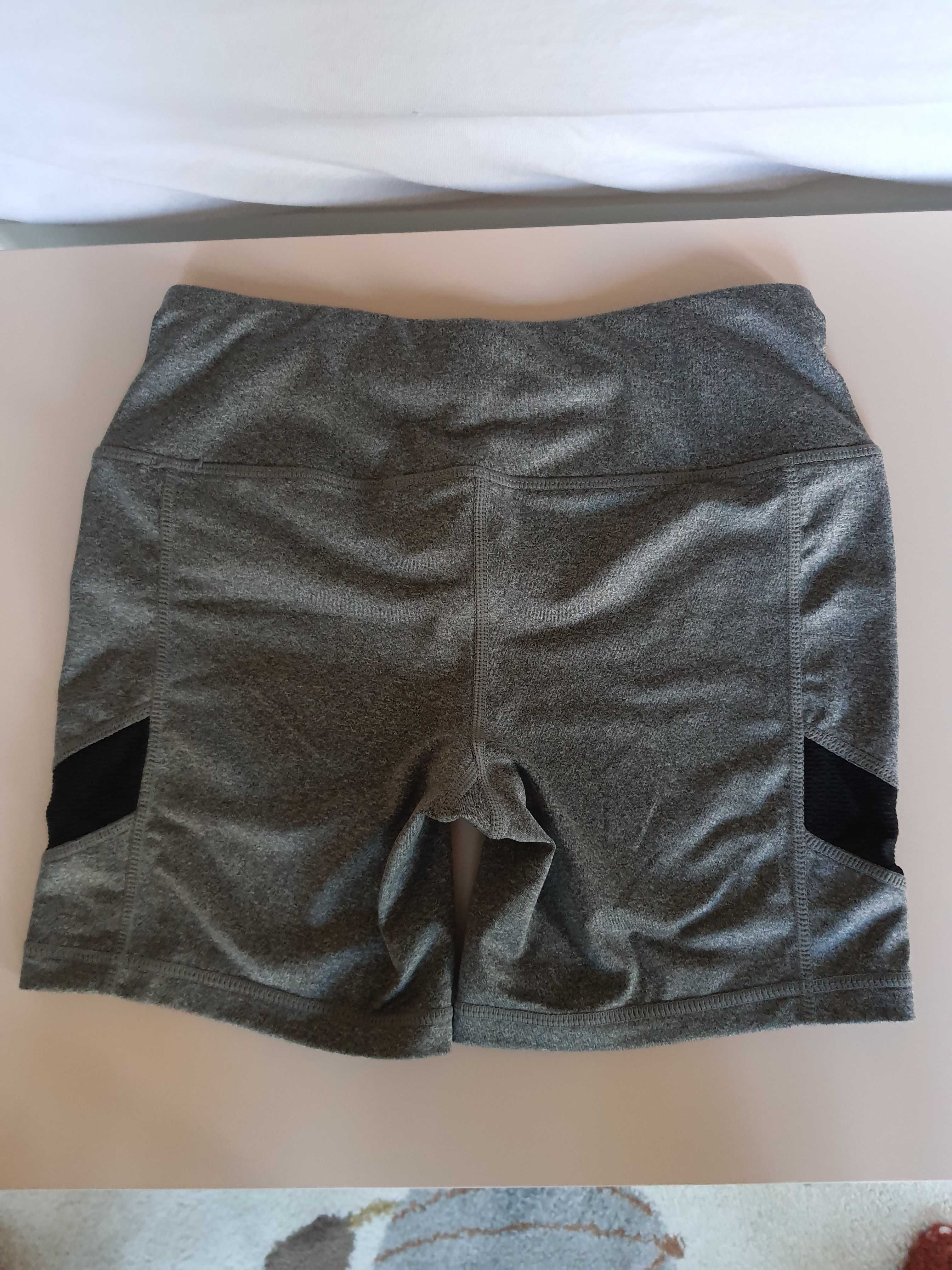 Reebok,  pantaloni scurți pt femei