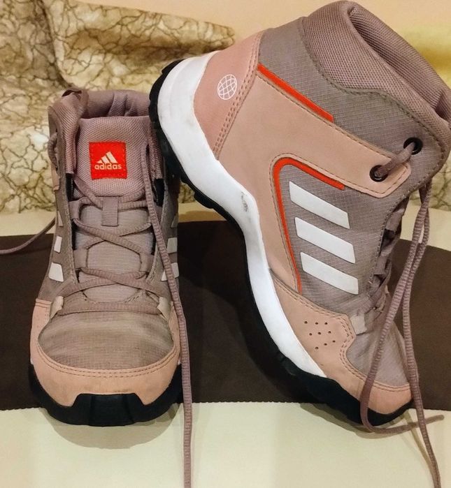 Обувки за момиче 33 номер