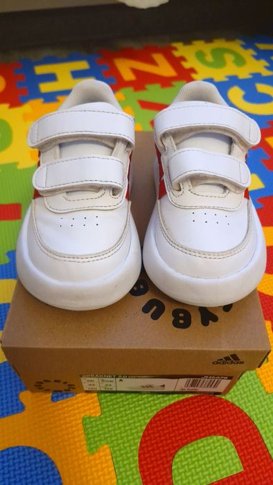 Adidasi Adidas marimea 22