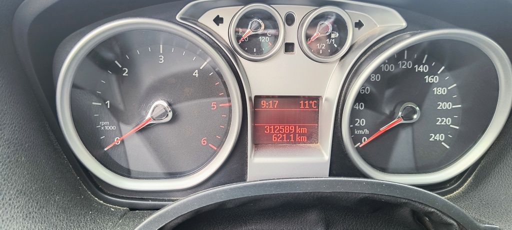 Vând Ford C-Max 2009