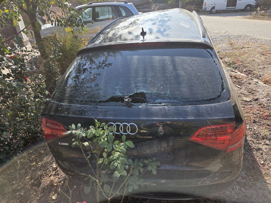 Piese dezmembrări audi a4 b8 2011