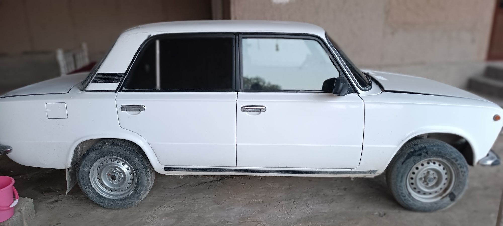 Vaz 2101 sotiladi