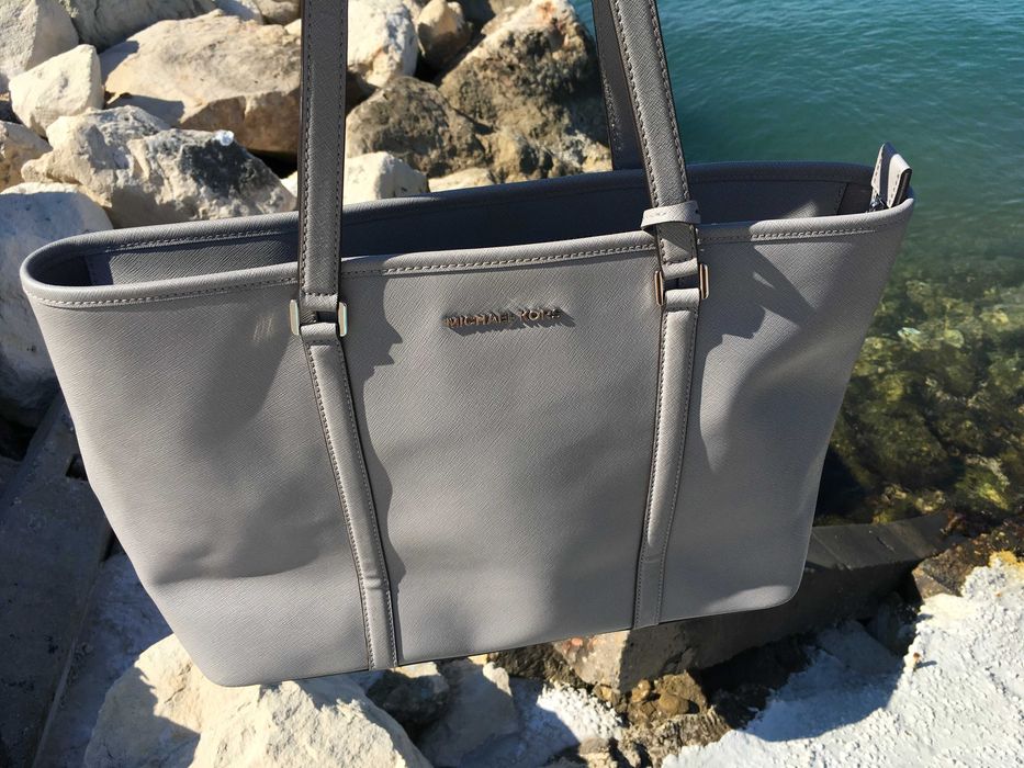 Michael Kors Jet Set кожена чанта