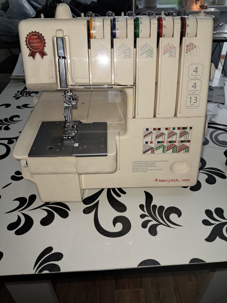 Каверлок. Merrylock, 5000
