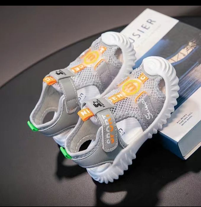 Продам сандали детские