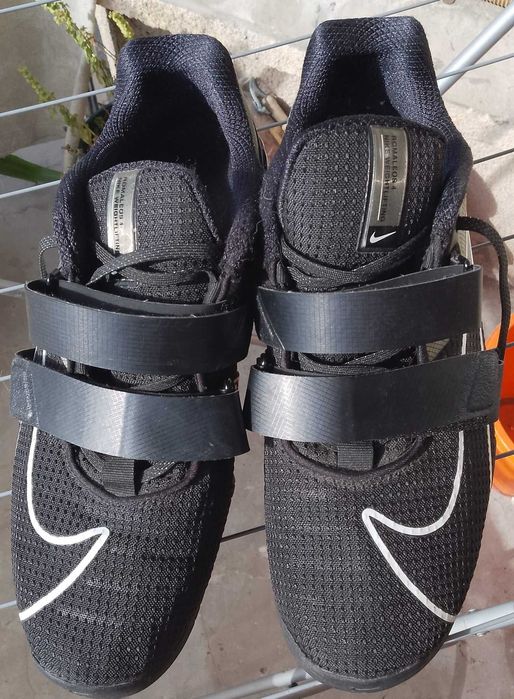 Обувки за вдигане на тежести Nike