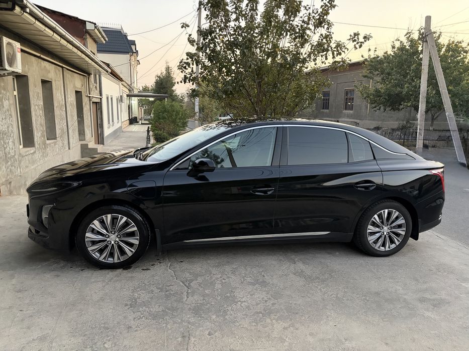 Hongqi eqm5 qora 500 km Kraska toza