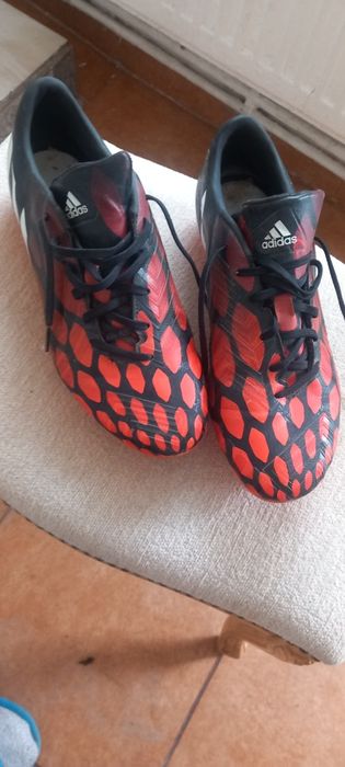 Ghete fotbal adidas  crampoane fier