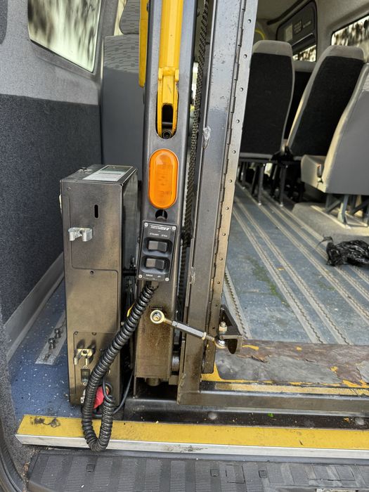 Lift auto pt persoane cu dizabilitati