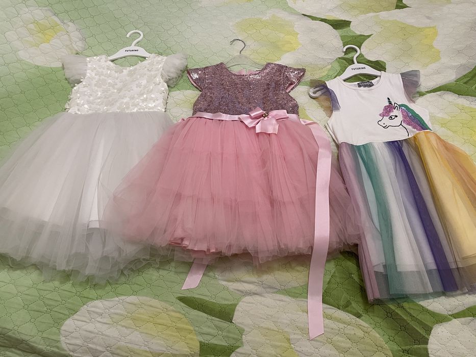 Продам детские платья