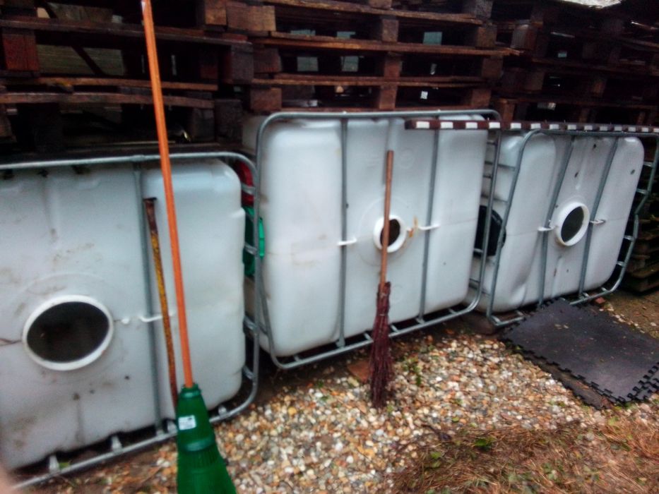 Stocare apa cu grilaj și fara