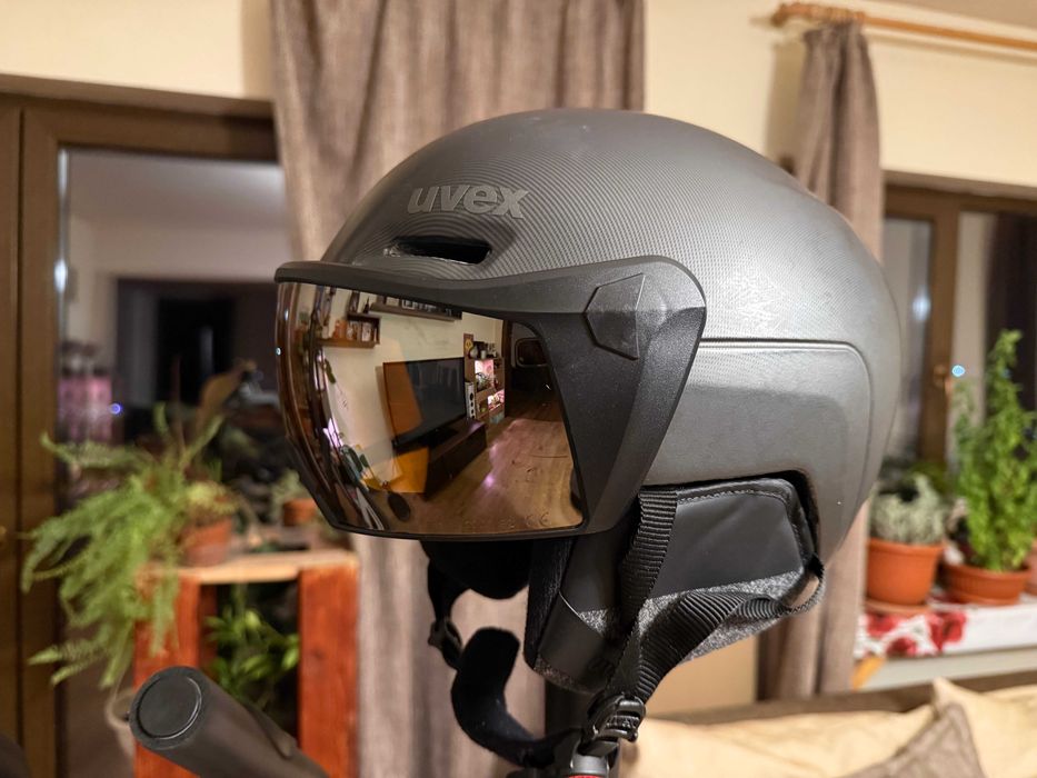 Casca schi cu viziera Uvex HLMT 700 55-59 cm