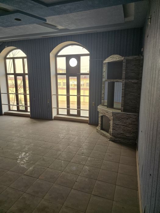 Бино сотилади 2 каватли падвал билан 3 каватли