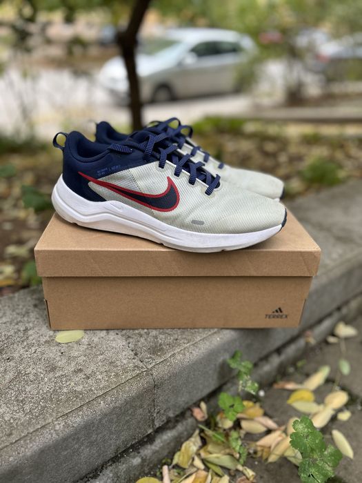 Обувки Nike.