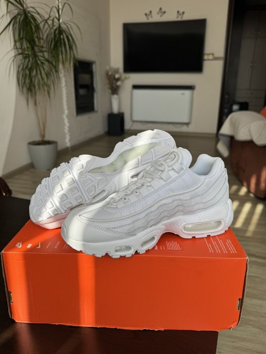 Nike Air Max 95 Бели ОРИГИНАЛНИ