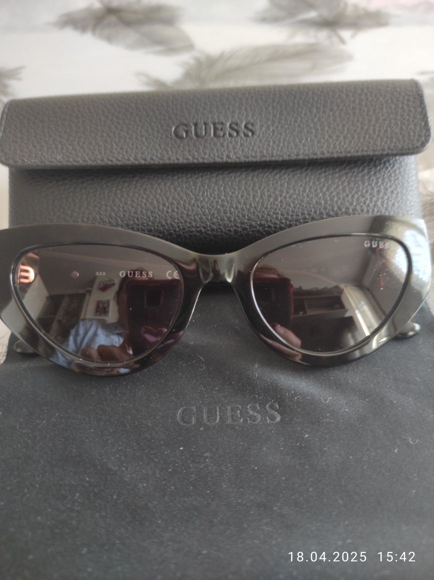 Слънчеви очила " GUESS" - 55 лв.