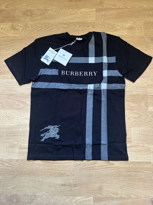 Tricou Burberry nou cu eticheta