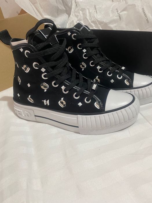 Teneși Karl Lagerfeld