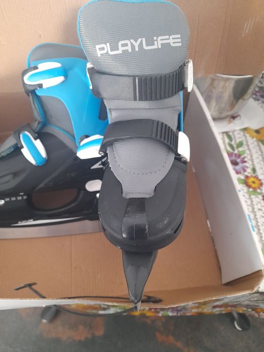 Patine noi marimea 34