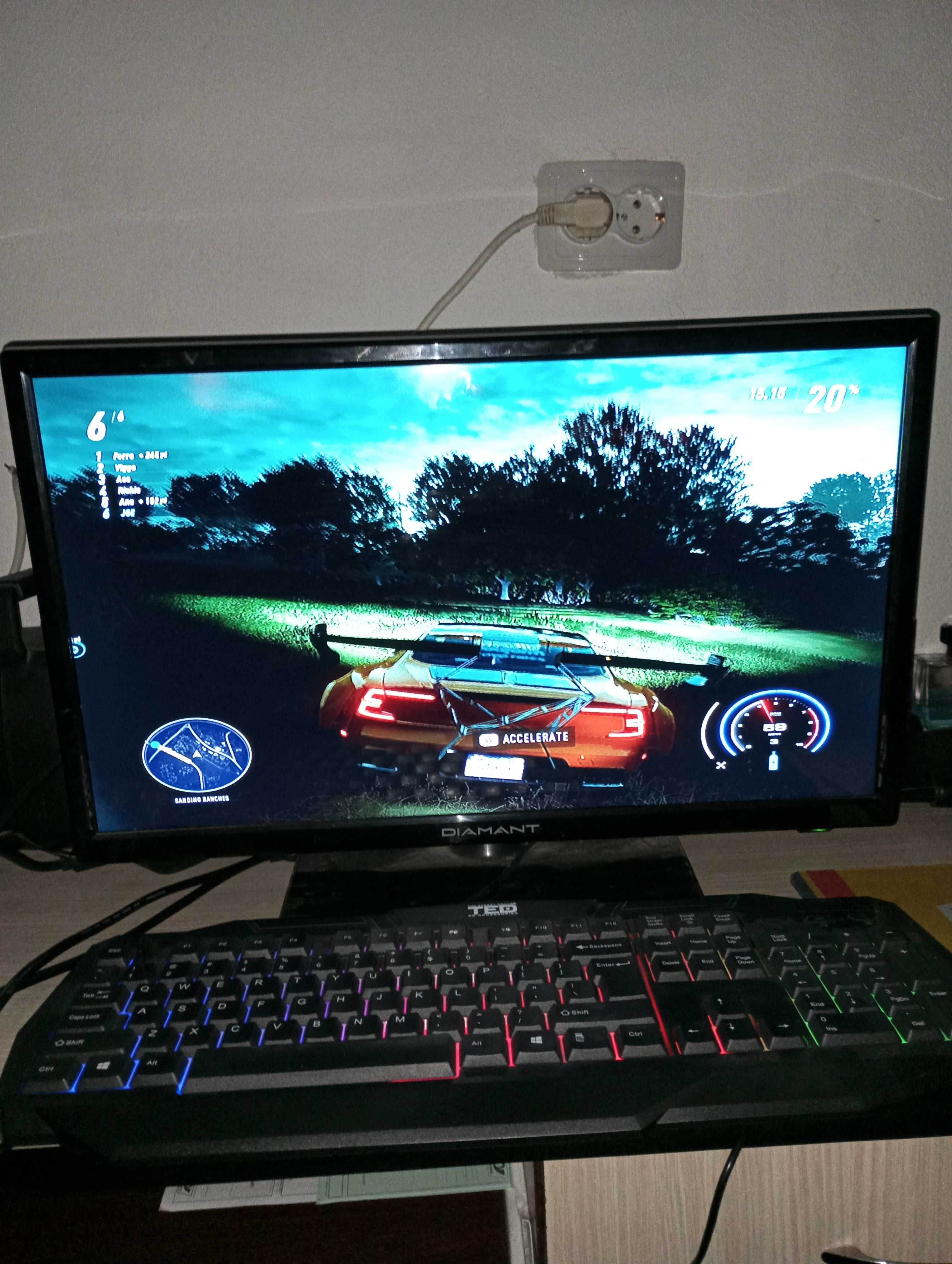 CORE I3 6100 3.7 GHZ 12GB ddr4 120GB  ssd+ 200gb GTX 660 Gaming