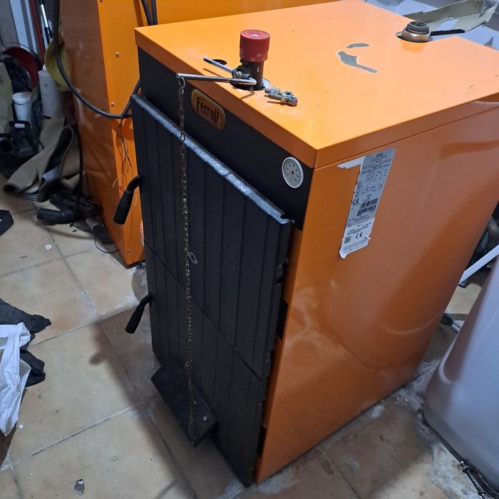 Cazan lemne, peleti, cărbune. 36 kw