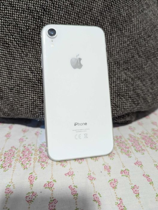 Vând iPhone xr 64 GB