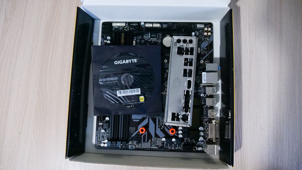 Gigabyte B450-DS3H | В отличном состоянии