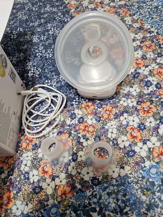 Pompă de sân electrică hands-free Babyono Shelly si tampoane de sani