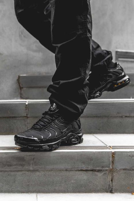 Nike Air Max Plus Man Sport Modern New All Black PLUS