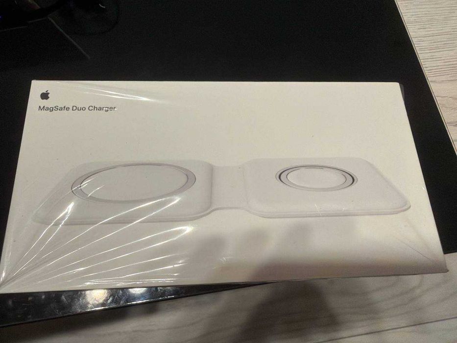 Apple MagSafe Duo Charger