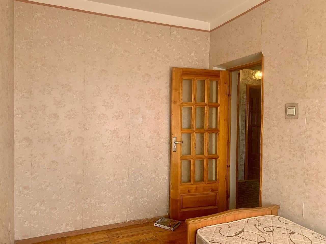 Продаётся 3-комнатная квартира на Садык Азимова, 77 серия