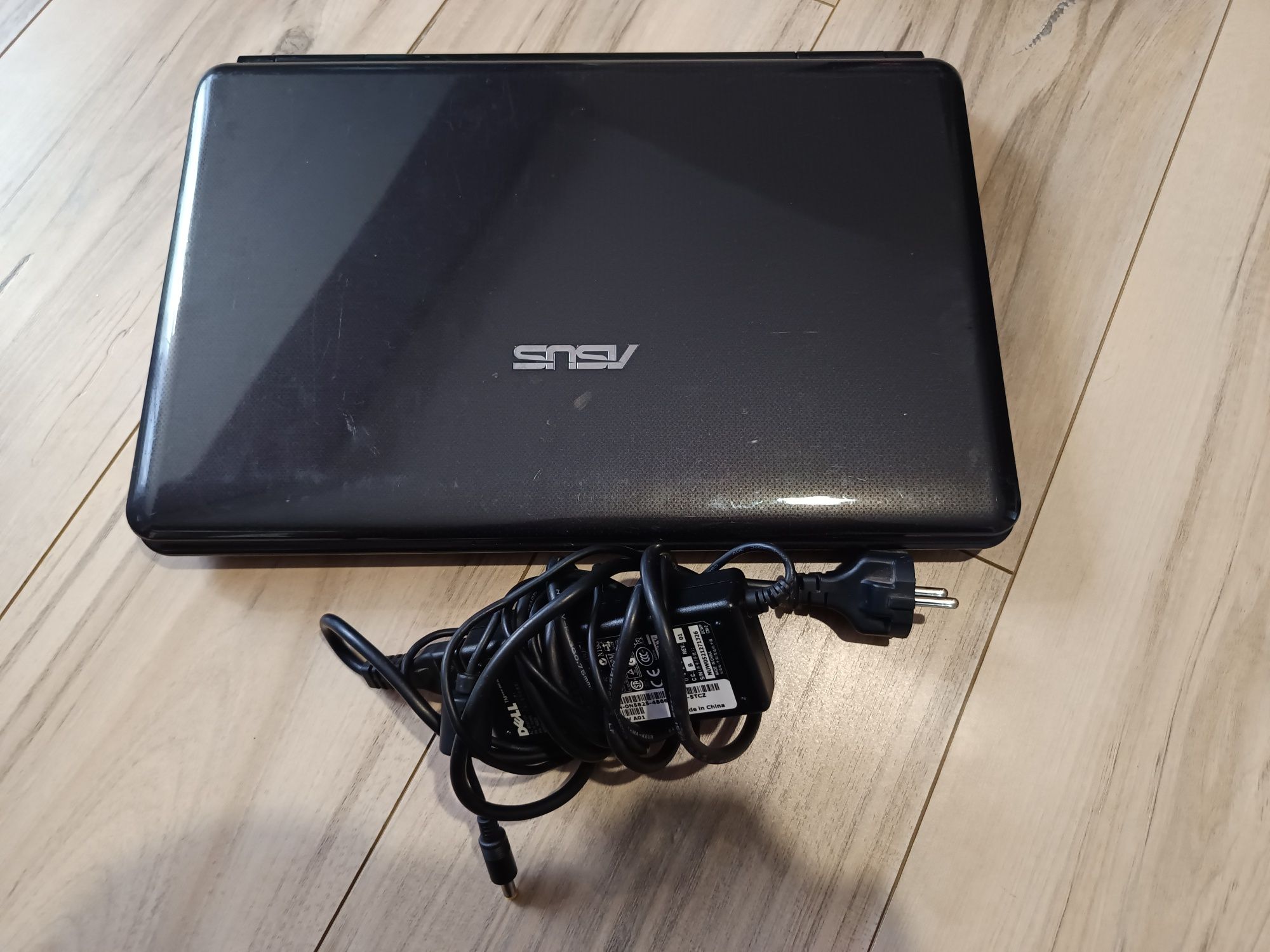 Лаптоп Asus продавам