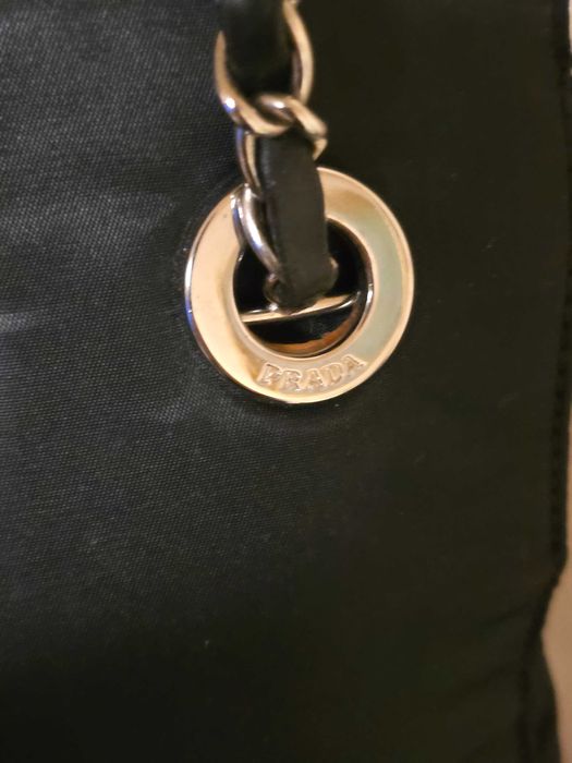 Prada страхотна дамска чанта